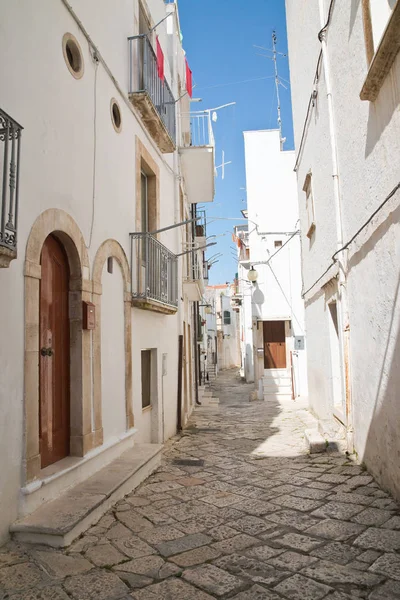 Gasse. putignano. Apulien. Italien. — Stockfoto