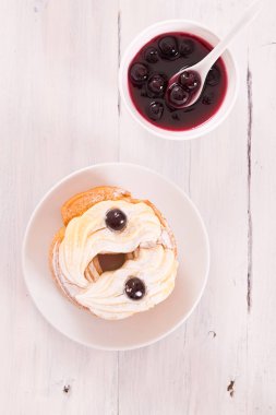 Zeppole Pasta krema ile. 