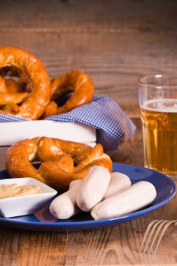 bira ile Bavyera simit.