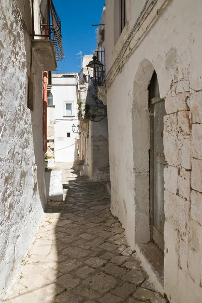 Alleyway. Ceglie Messapica. Puglia. Italy. — Stock Photo, Image