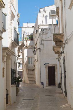 Ara sokakta. Martina Franca. Puglia. İtalya. 