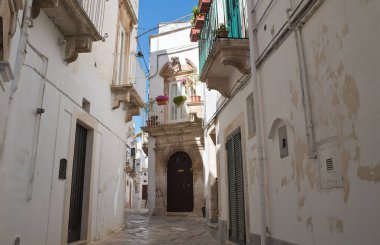 Ara sokakta. Martina Franca. Puglia. İtalya. 