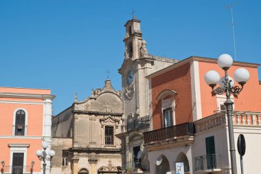 Ara sokakta. Massafra. Puglia. İtalya. 