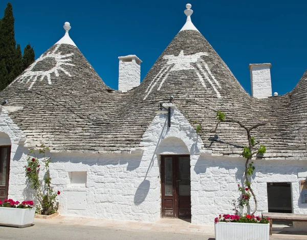 Casas Trulli. Alberobello. Puglia. Italia . — Foto de Stock