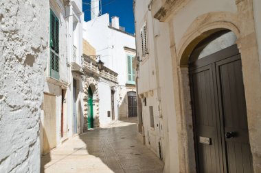 Ara sokakta. Martina Franca. Puglia. İtalya. 