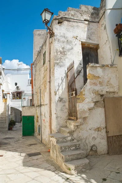 Ara sokakta. Mottola. Puglia. İtalya. — Stok fotoğraf