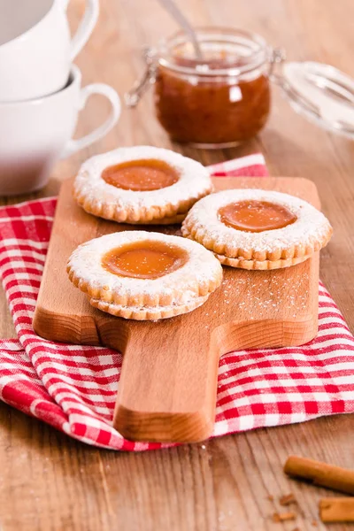 Kahvaltı çerezleri ahşap tablo. 