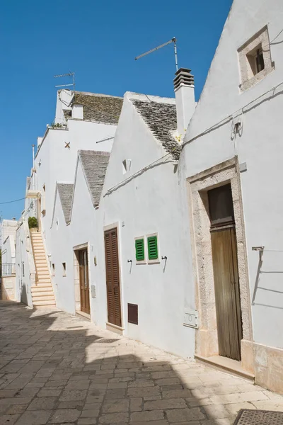 Steegje. Locorotondo. Puglia. Italië. — Stockfoto