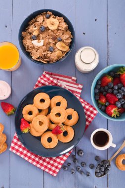 Kepekli tahıllar ile Kahvaltı. 