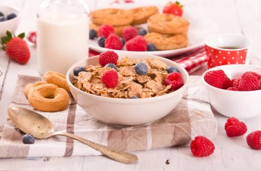 Kepekli tahıllar ile Kahvaltı. 