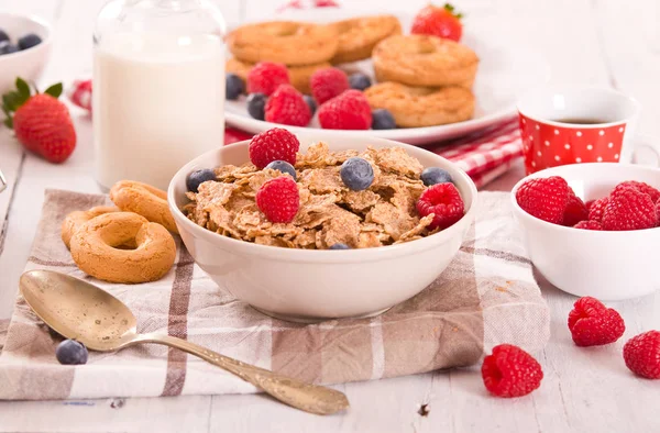 Kepekli tahıllar ile Kahvaltı. 