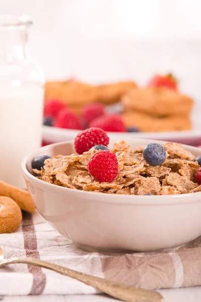 Kepekli tahıllar ile Kahvaltı. 