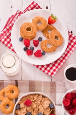 Kepekli tahıllar ile Kahvaltı. 