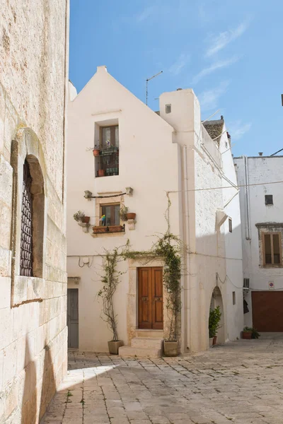 alleyway. Locorotondo. Puglia. İtalya. 