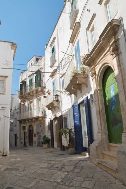 Ara sokakta. Martina Franca. Puglia. İtalya. 