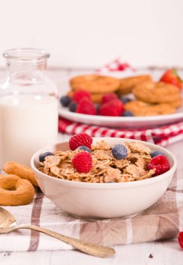 Kepekli tahıllar ile Kahvaltı. 