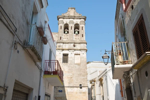 Para o beco. Castellaneta. Puglia. Itália . — Fotografia de Stock