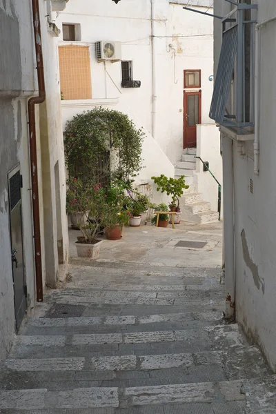 골목입니다. castellaneta입니다. 풀리아입니다. 이탈리아. — 스톡 사진