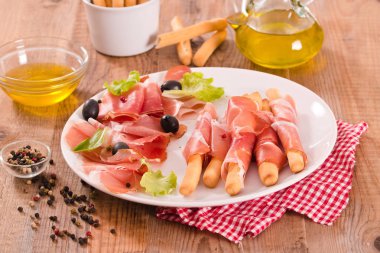 Grisini breadsticks ile jambon. 
