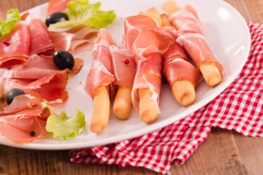 Grisini breadsticks ile jambon. 