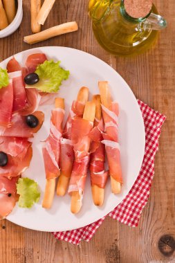 Grisini breadsticks ile jambon. 