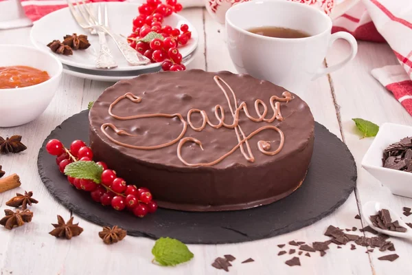 Sacher Torte Plato Negro —  Fotos de Stock