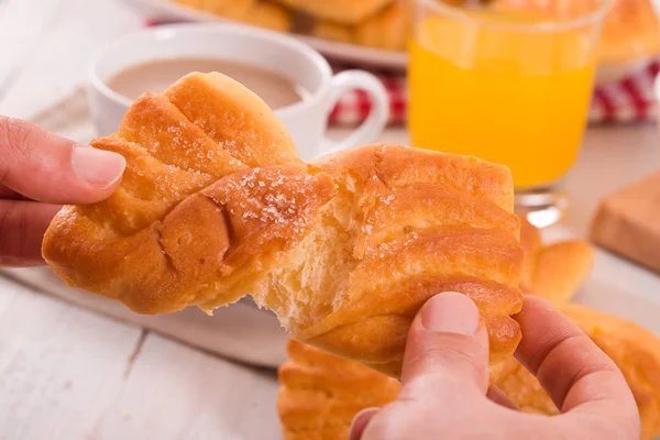 Desayuno Con Brioches Mesa Madera —  Fotos de Stock