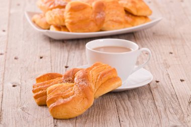 Ahşap masa üzerinde kahvaltımızda ile Kahvaltı. 