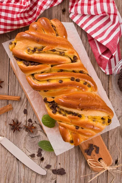 Brioche Com Chips Chocolate — Fotografia de Stock