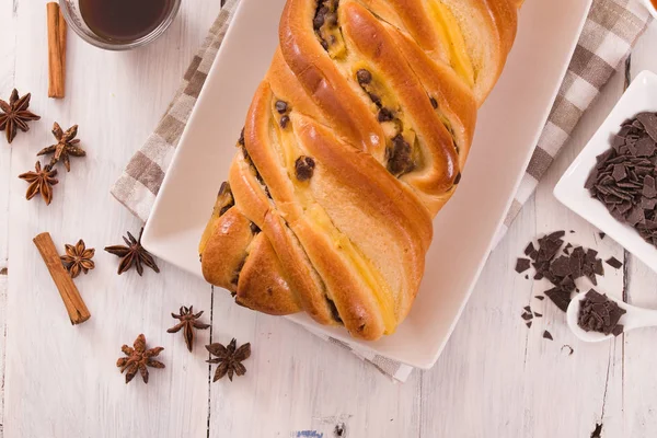 Brioche Com Chips Chocolate — Fotografia de Stock