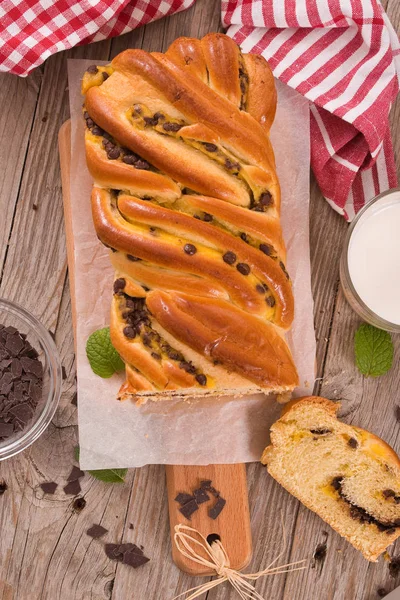 Brioche Com Chips Chocolate — Fotografia de Stock