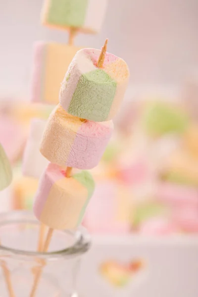 Marshmallow Sul Tavolo Legno — Foto Stock
