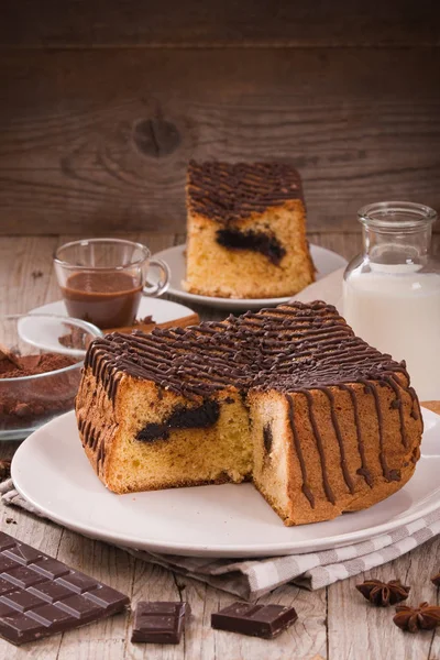 Chocolate Cake White Dish — Stock Photo, Image