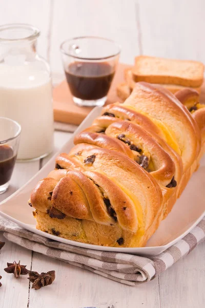 Brioche Met Chocolade Chips — Stockfoto