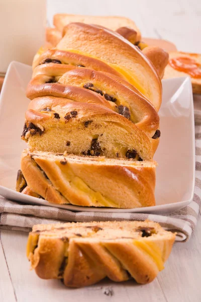 Brioche Com Chips Chocolate — Fotografia de Stock