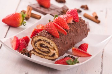 Çikolatalı rulo çilek ile. 