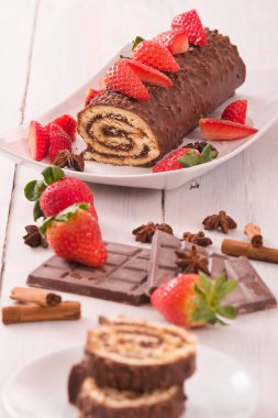 Çikolatalı rulo çilek ile. 