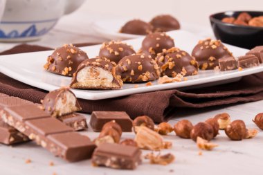 Krem karamel dolgulu çikolata truffles. 