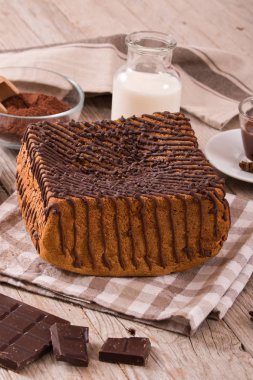 Tahta masada çikolatalı kek.. 