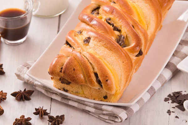 Brioche Com Chips Chocolate — Fotografia de Stock