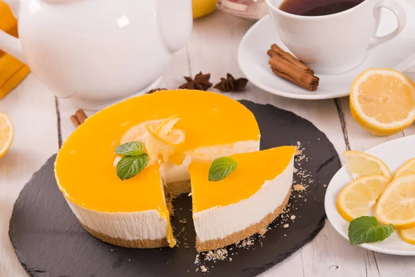 Lemon Cheesecake Black Dish — Stock Photo, Image