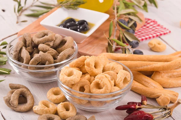 Taralli Italiano Mesa Madeira — Fotografia de Stock