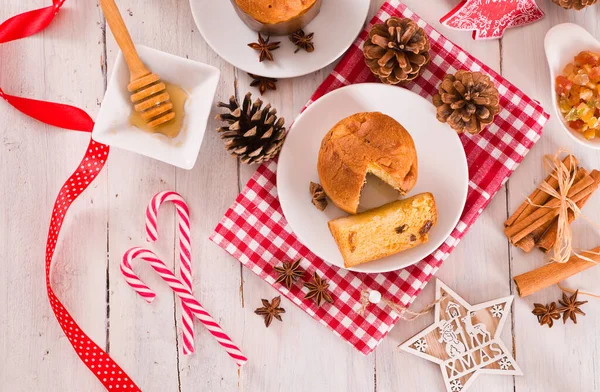 Panettone Italian Christmas Cake White Dish — Stock Photo, Image