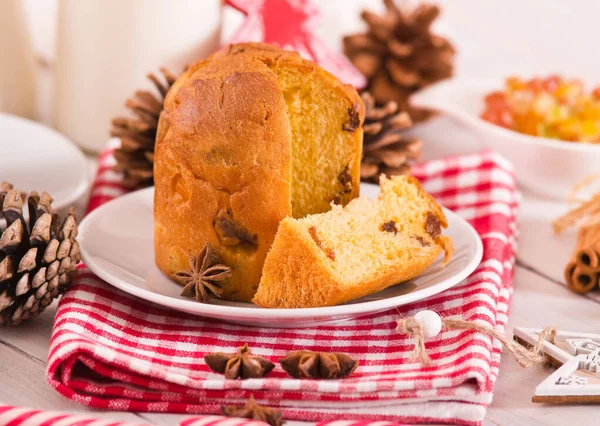 Panettone Italian Christmas Cake White Dish — Stock Photo, Image