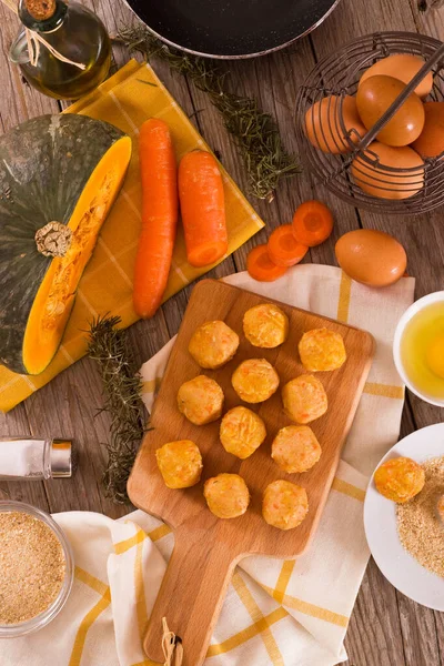 Boulettes Poulet Citrouille Sur Planche Découper — Photo