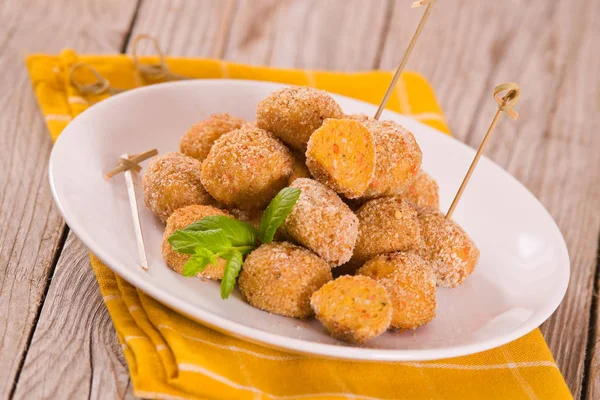 Albóndigas Pollo Con Calabaza Plato Blanco — Foto de Stock