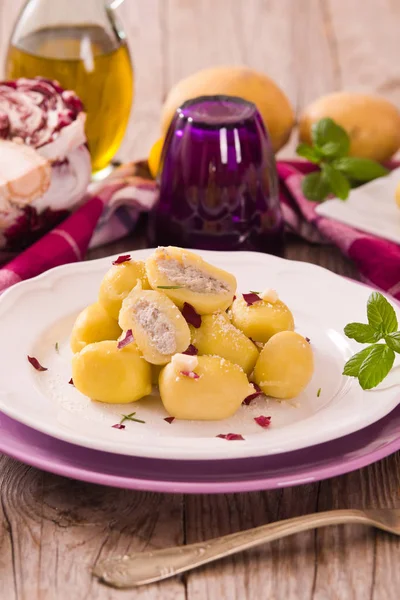 Potato Gnocchi Stuffed Radicchio Ricotta — Stock Photo, Image