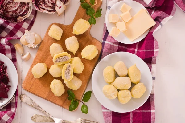 Potato Gnocchi Stuffed Radicchio Ricotta — Stock Photo, Image