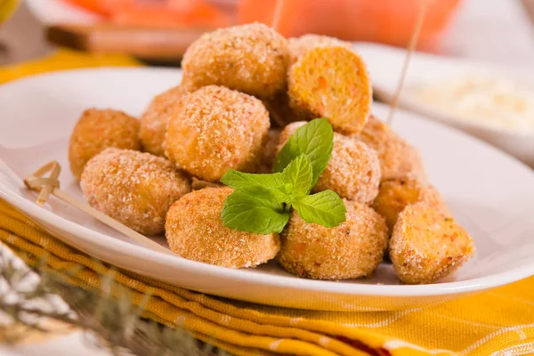 Albóndigas Pollo Con Calabaza Plato Blanco — Foto de Stock