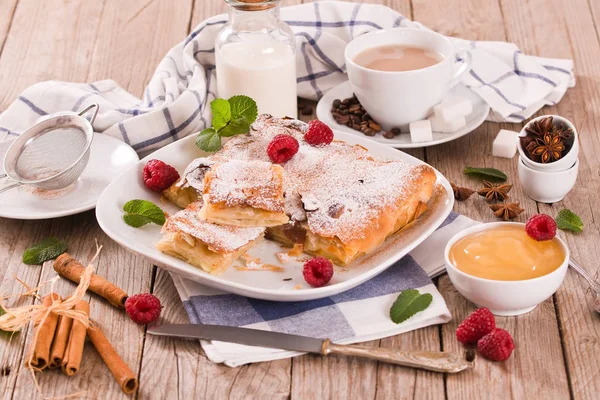 Bougatsa Massa Folhada Grega Com Creme — Fotografia de Stock